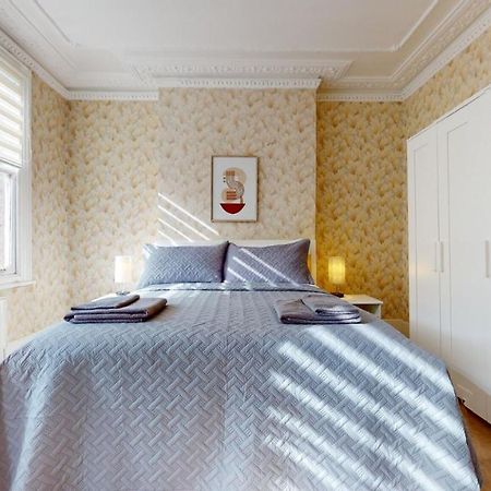 Cheerful 4 Bedroom Victorian House With Back Courtyard Лондон Екстер'єр фото