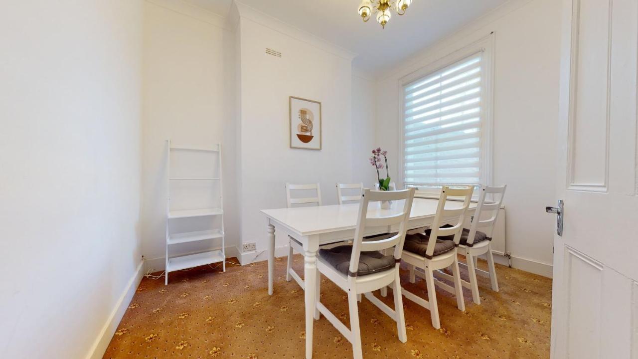 Cheerful 4 Bedroom Victorian House With Back Courtyard Лондон Екстер'єр фото