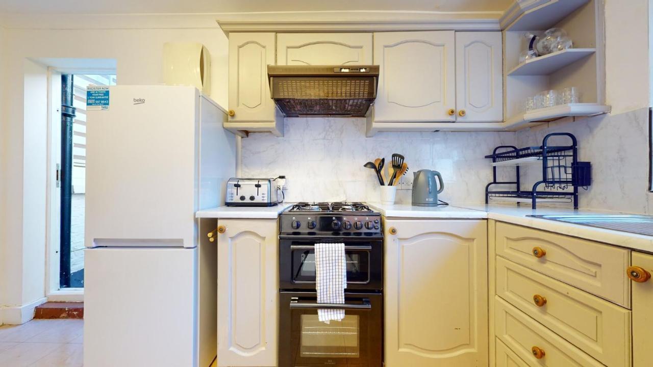 Cheerful 4 Bedroom Victorian House With Back Courtyard Лондон Екстер'єр фото