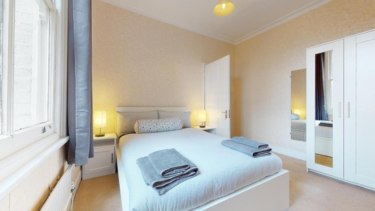 Cheerful 4 Bedroom Victorian House With Back Courtyard Лондон Екстер'єр фото